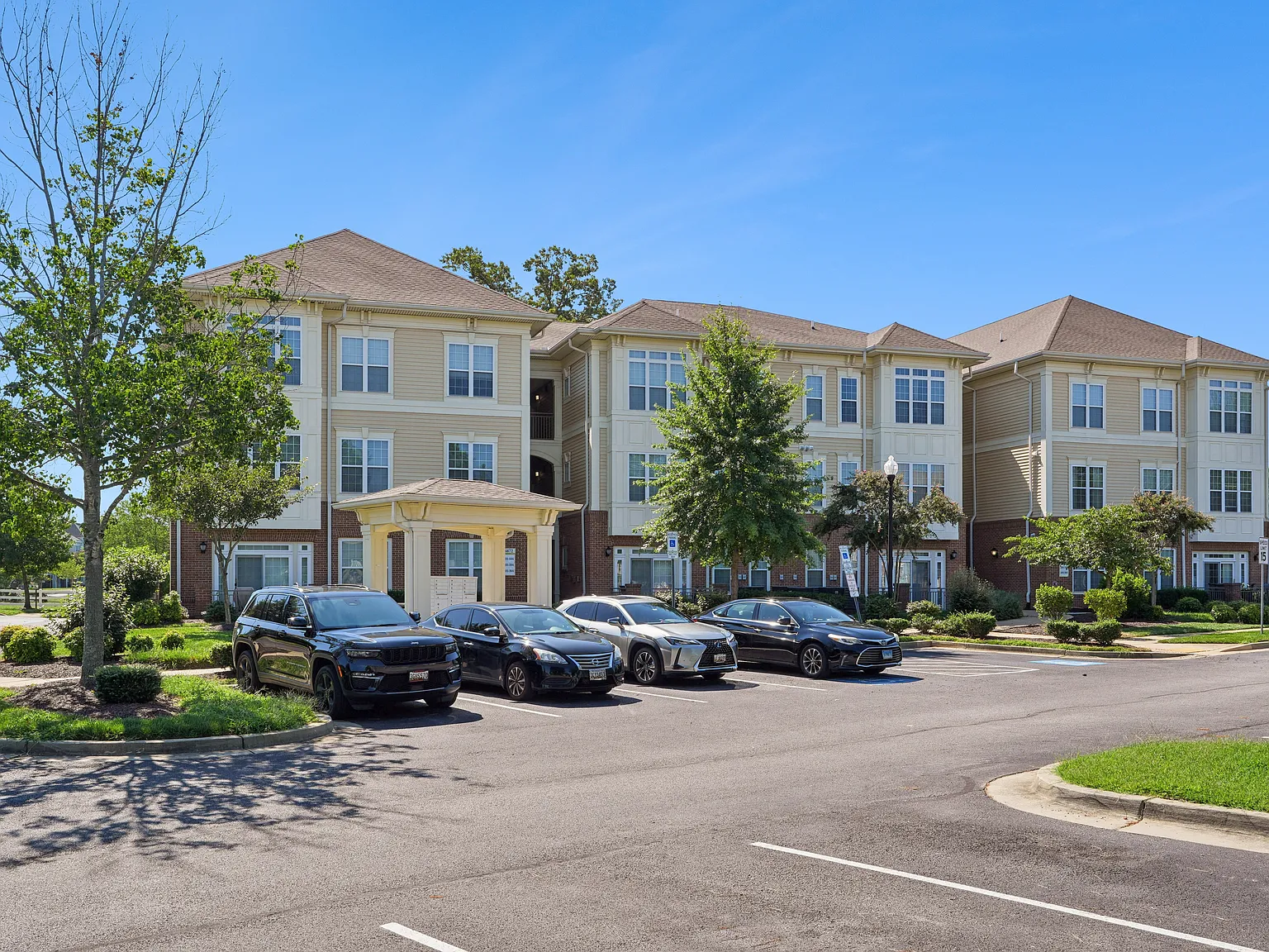 The Nines at Gleneagles Apartments — Photo 4
