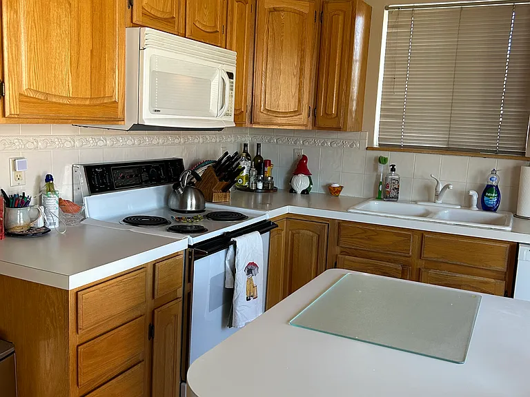 2410 Maplewood Cir — Photo 18