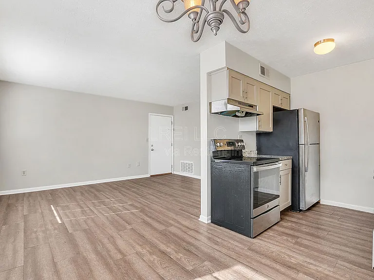 3325 Breckenridge Ln #4 — Photo 4