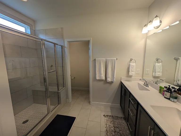 200 Bridge Point Dr — Photo 9