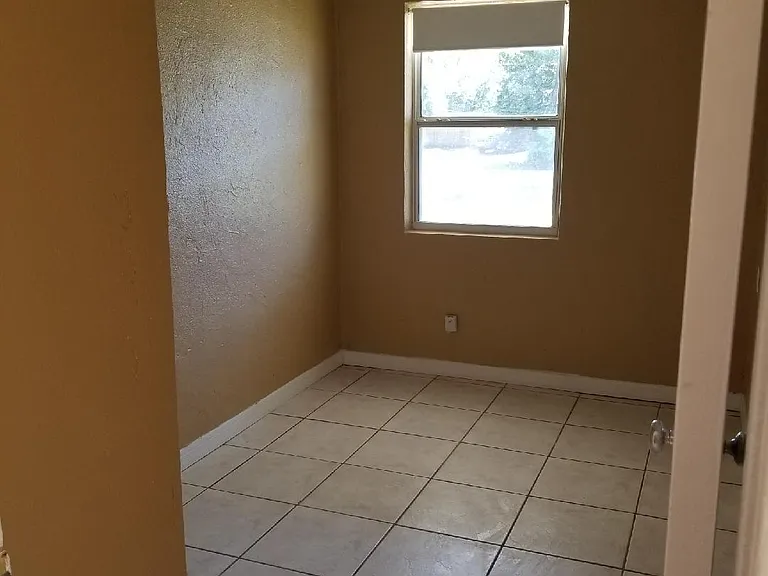 409 Grant St — Photo 15