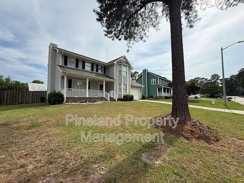 3 bed, 2.5 bath, 1624 sqft, $1,850 — Photo 3