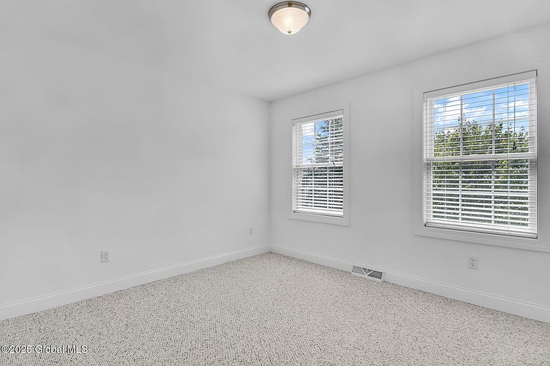 4th image of 21 Beacon Drive