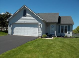 838 Bram Hall Dr, Rochester, NY 14626