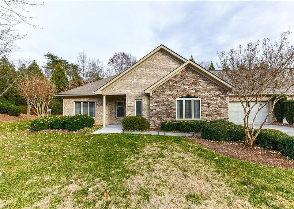 1st image of 16 Annalisa Dr