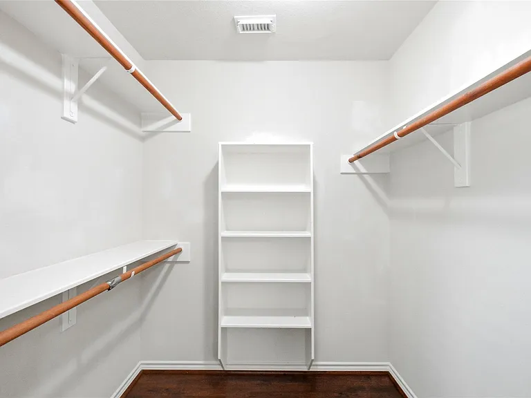 1702 Fantasy Woods Dr — Photo 36