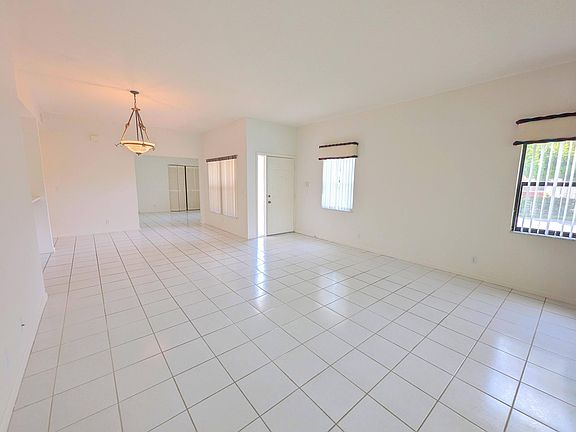 4th image of 10061 53rd Way S #1001