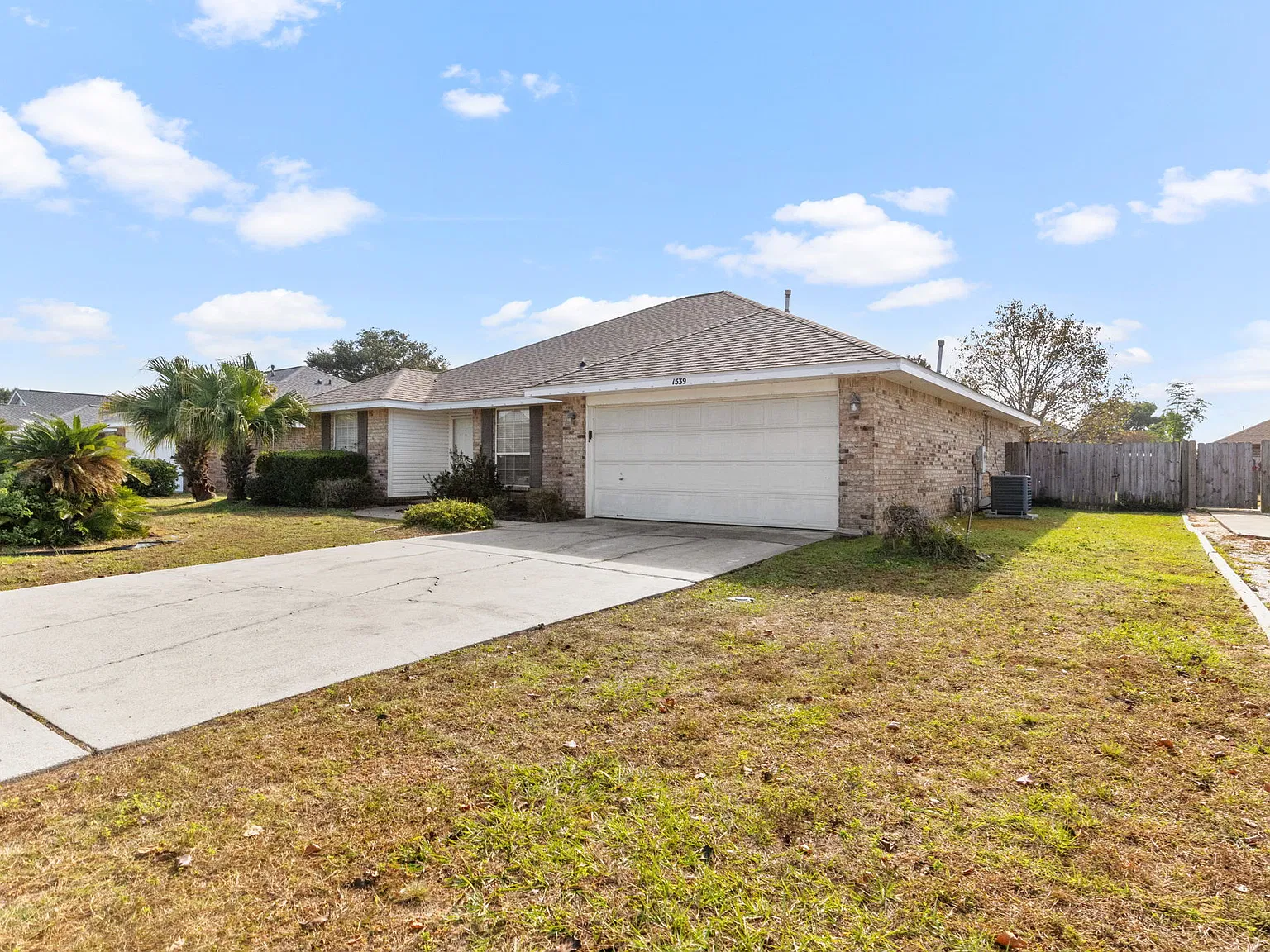 4 bed, 1962 sqft, $3,300 — Photo 2