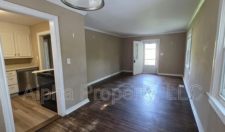 213 Donnan Rd — Photo 3
