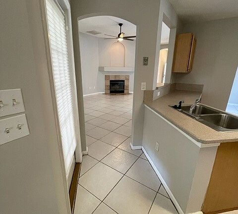 5th image of 192 Hawthorn Hedge Ln