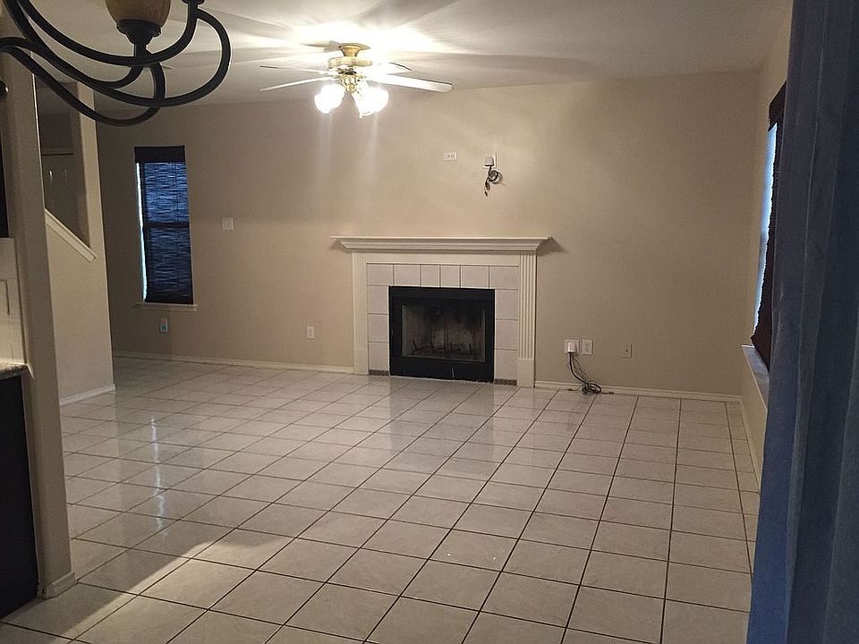 Large Great Room with Fireplace