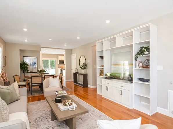 23 Waverley Ave Unit 23, Watertown, MA 02472