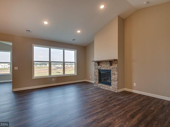 5th image of 11312 Lincoln Ct NE