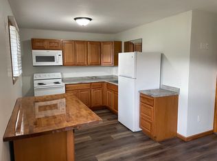 2038 4th St NW APT 4, Minot, ND 58703
