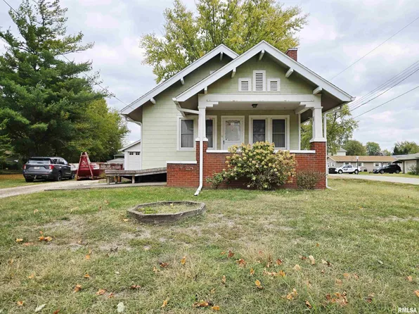 1195 S Main St, Canton, IL 61520