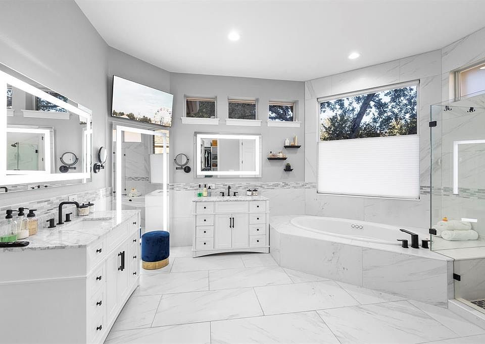 1st image of 2638 Collingwood Dr