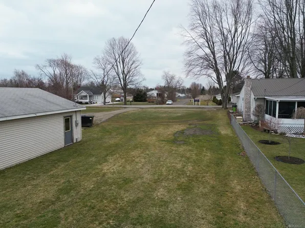 7195 Lester St, Lexington, MI 48450