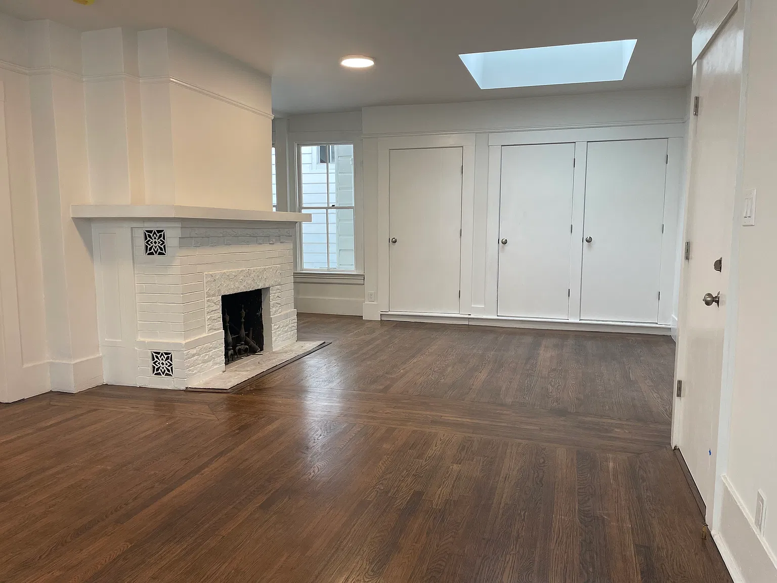1 bed, 735 sqft, $4,295 — Photo 2