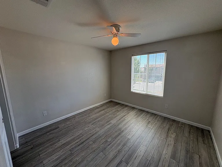 3726 N Shady Ct — Photo 9