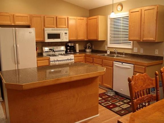 5th image of 5051 Breezefield Dr S