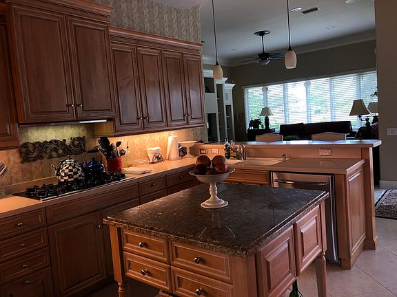 Kitchen with 5 burner gas cooktop