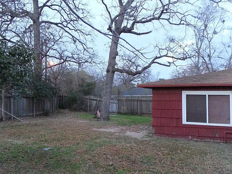 Winter photo of the large rear yard