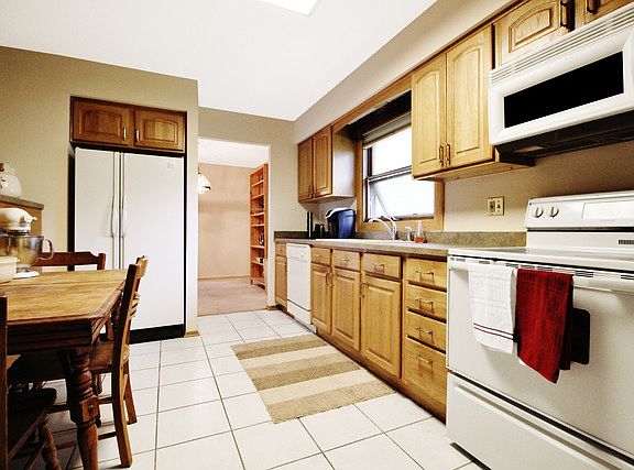 5th image of 128 Wilshire Dr