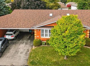 20 Courtland Dr #2, Brantford, ON N3R 7Y2