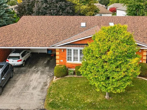 20 Courtland Dr #2, Brantford, ON N3R 7Y2