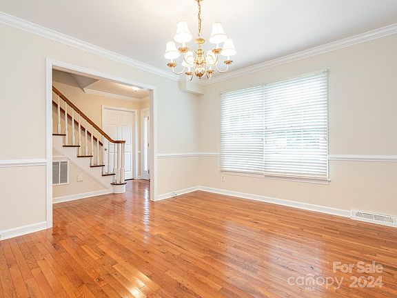 2nd image of 300 Chadmore Dr