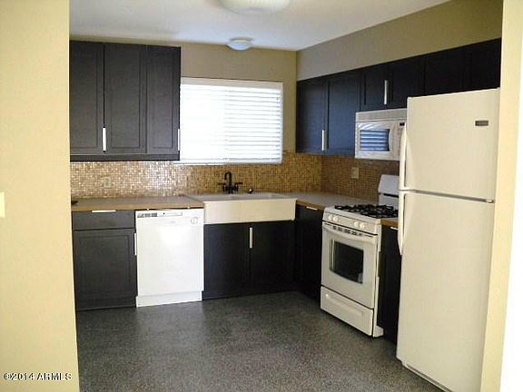 3rd image of 10516 W La Jolla Dr