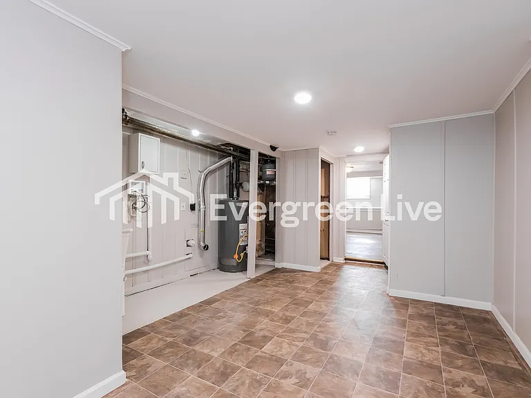 2734 E Biddle St — Photo 14