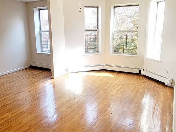 3rd image of 2301 Loring Pl N #2