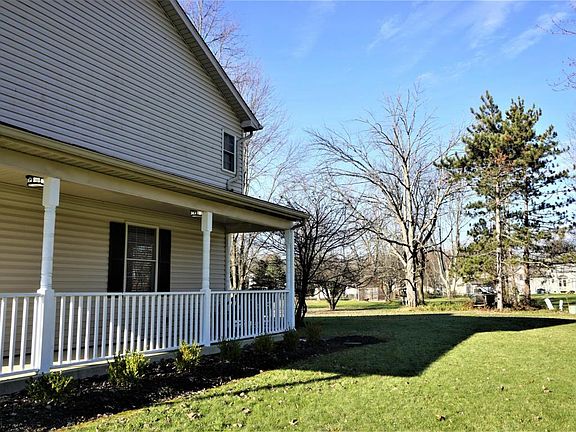 3rd image of 90 Woodbridge Pl