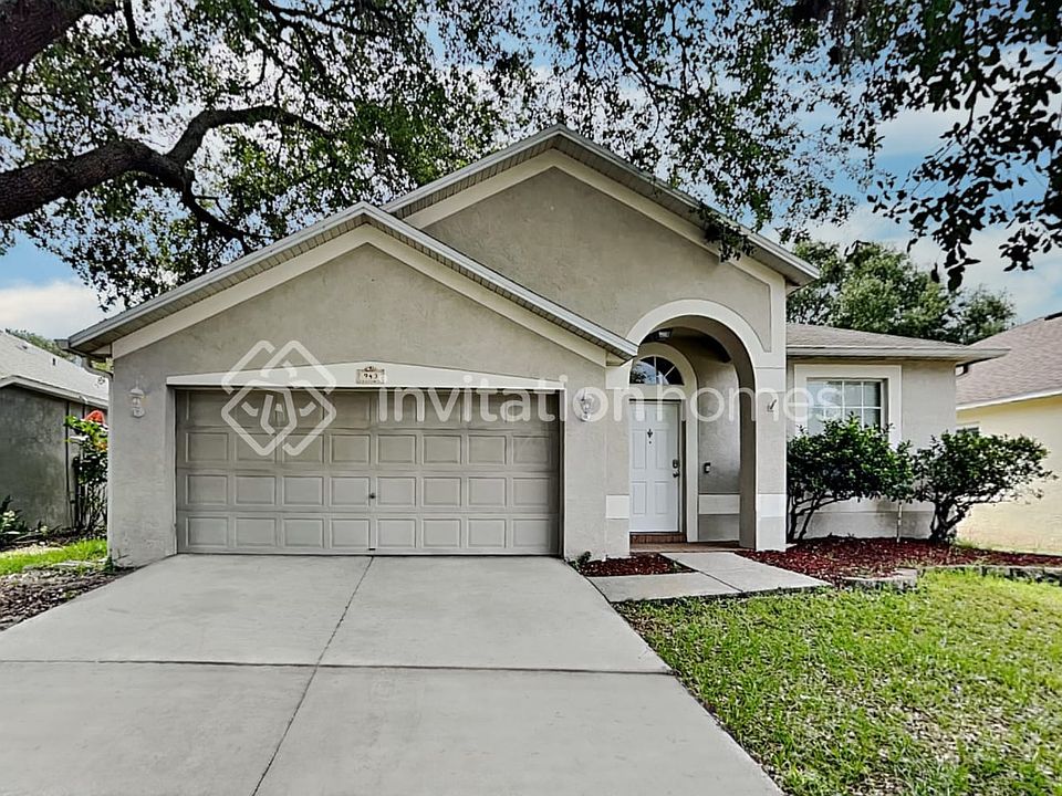 1st image of 943 Grand Canyon Dr