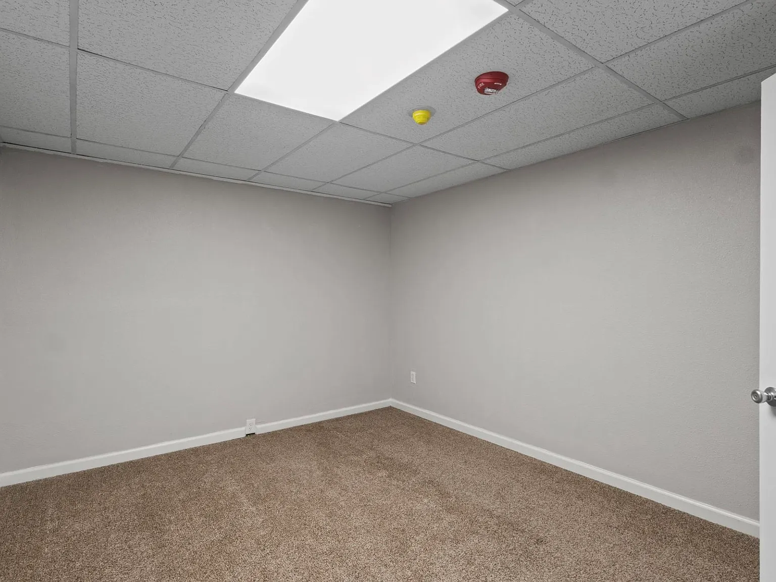3 bed, 1.5 bath, 1100 sqft, $1,500 — Photo 4