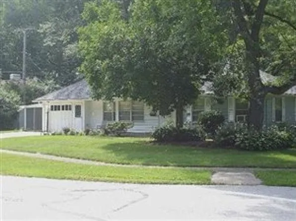 465 Crescent Dr, Berea, OH 44017