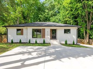 911 E Woodlawn Rd, Charlotte, NC 28209