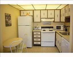 5th image of 335 Burgundy Ave #G