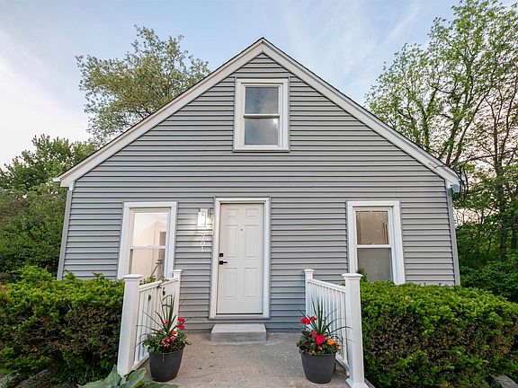 3rd image of 701 W Hatterman St