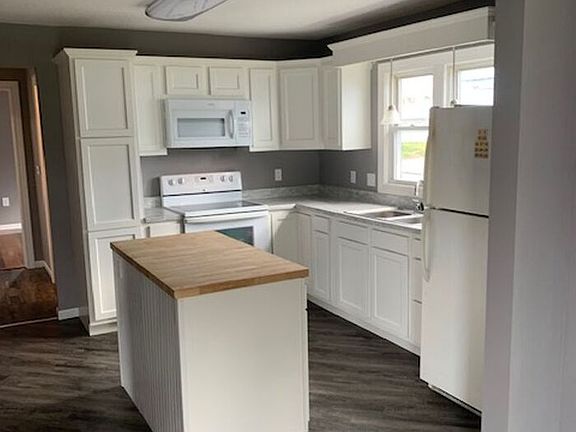 3rd image of 306 Apple Ave