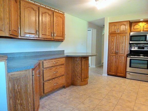 5th image of 3936 Vineland Dr