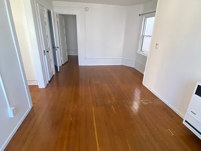 17 Ozone Ave #8 — Photo 8