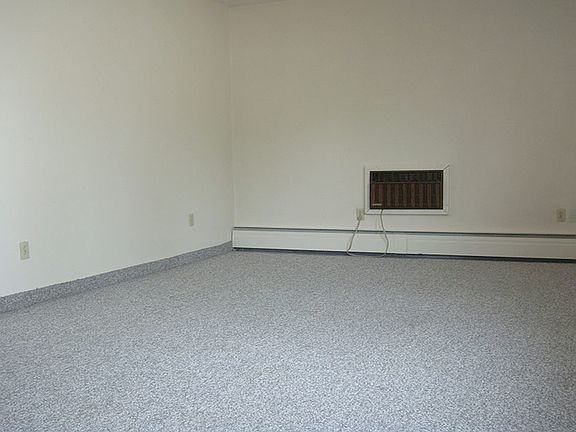 5th image of 505 Clarence Ave S #405120