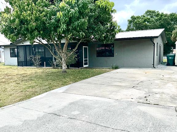 5th image of 1202 SE 8th Drive
