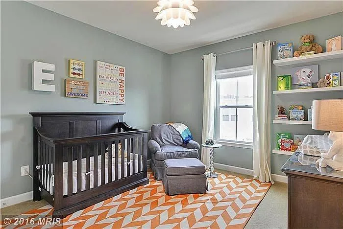 2nd Bedroom (upstairs)