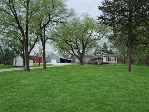 23098 Kiowa Rd, Parsons, KS 67357