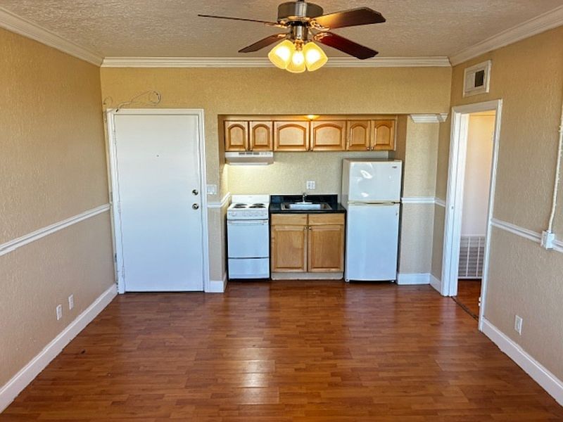1st image of 311 W Ashley St APT 506