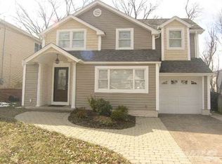 16 Highgate Ter, Bergenfield, NJ 07621