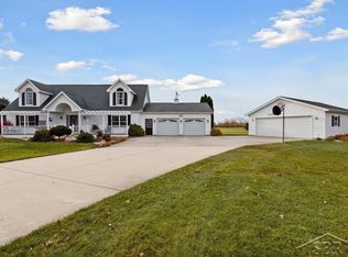 516 S 8th St, Breckenridge, MI 48615